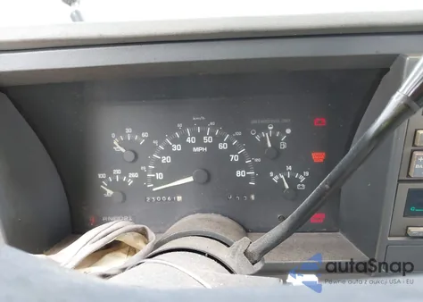 1992 Chevrolet Gmt-400 C2500 z USA, uszkodzony, nr VIN 2GCFC29K1N1129880